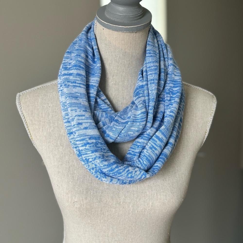 OLD NAVY Must Have for Travel Soft Cotton Blend Infinity Scarf in Blue White